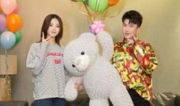 为了吃瓜他进娱乐圈,他意外踏入娱乐圈，开启璀璨星途